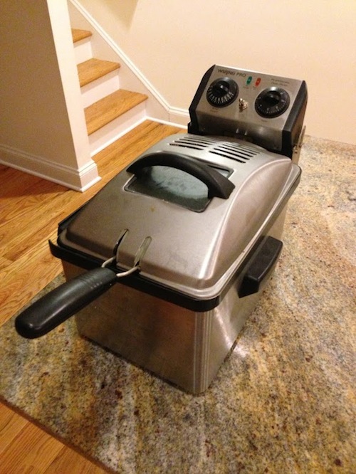 This thing was definitely a steal for the price... though maybe not for someone who actually wanted to do some deep frying -- you This thing was definitely a steal for the price... though maybe not for someone who actually wanted to do some deep frying -- you